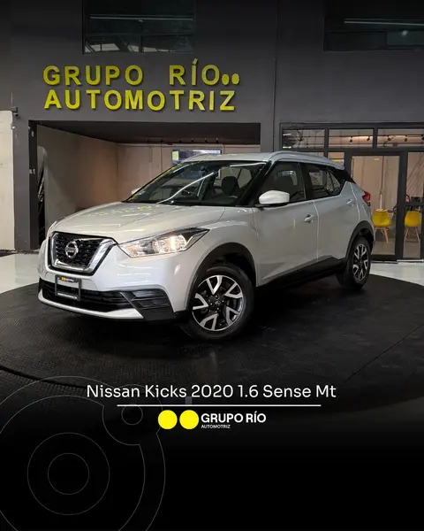 Foto Nissan Kicks Sense usado (2020) color plateado precio $249,000