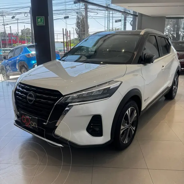 Foto Nissan Kicks Exclusive Aut usado (2023) color Blanco financiado en mensualidades(enganche $119,900 mensualidades desde $9,169)
