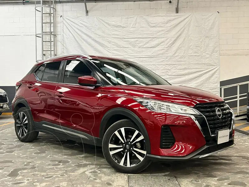Foto Nissan Kicks Advance usado (2023) color Rojo precio $365,000