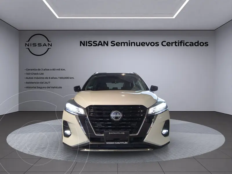 Foto Nissan Kicks Platinum Aut usado (2023) color Blanco financiado en mensualidades(enganche $138,895 mensualidades desde $6,628)