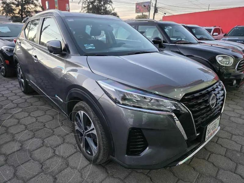 Foto Nissan Kicks Platinum Aut usado (2023) color Gris financiado en mensualidades(enganche $104,812 mensualidades desde $8,850)