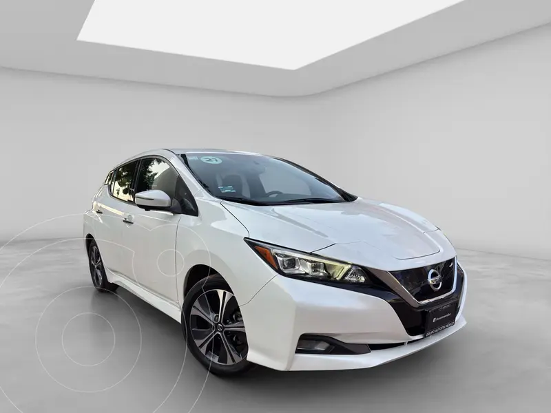 Foto Nissan Leaf SL usado (2021) color Blanco precio $350,000