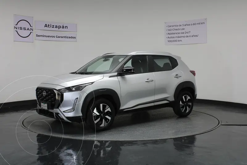 Foto Nissan Magnite Advance usado (2025) color plateado precio $310,000
