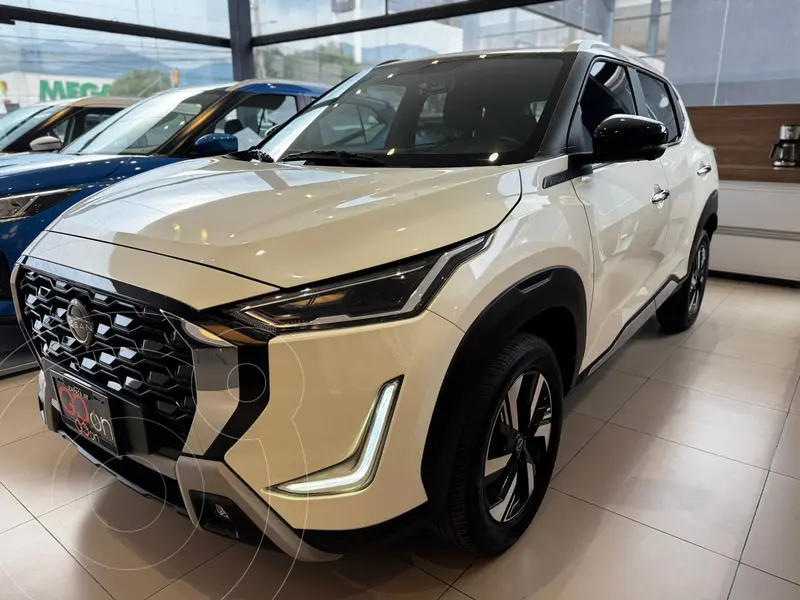 Foto Nissan Magnite Exclusive usado (2025) color Blanco financiado en mensualidades(enganche $103,550 mensualidades desde $7,918)