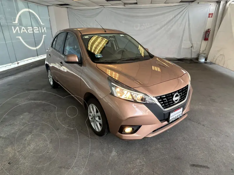 Foto Nissan March Advance usado (2023) color rosa claro precio $239,800