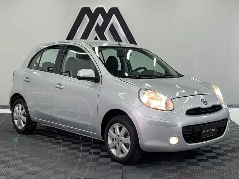 Foto Nissan March Advance usado (2013) color plateado precio $129,999