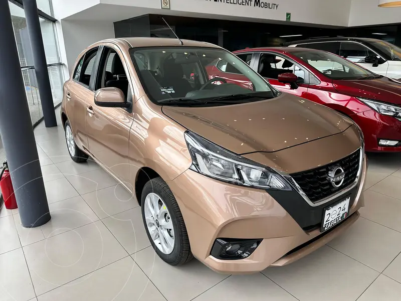 Foto Nissan March Advance usado (2024) color rosa precio $294,400