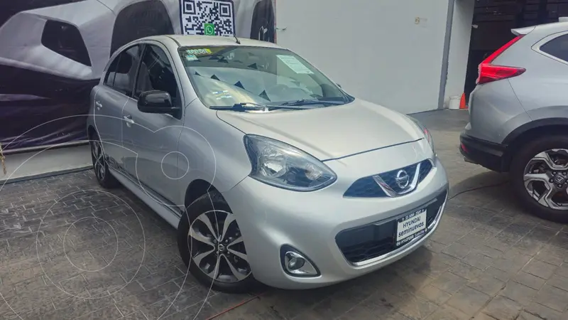 Foto Nissan March SR NAVI usado (2017) color plateado precio $184,900