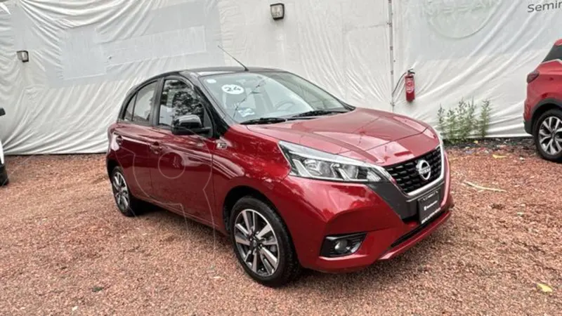 Foto Nissan March Exclusive usado (2024) color Rojo precio $288,990