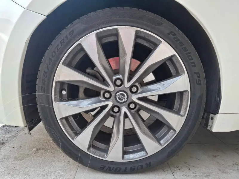 nissan maxima