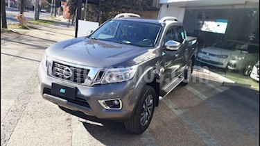 foto Nissan NP 300 Frontier LE 4x2 usado (2017) color Gris Oscuro precio $1.150.000