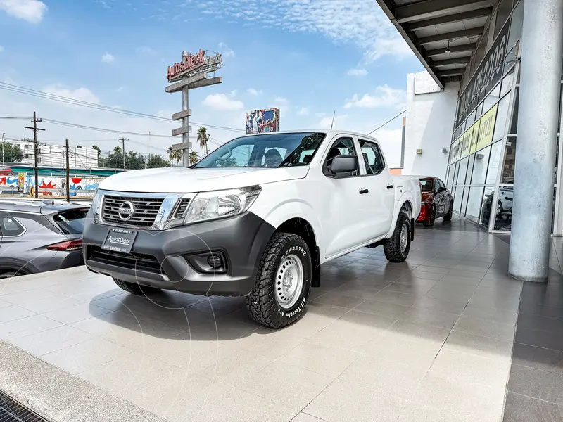 Foto Nissan NP300 Doble Cabina SE A/A Paq. de Seg. usado (2020) color Blanco precio $349,000