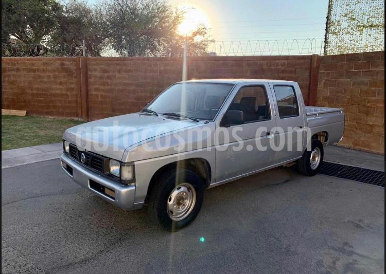 Nissan NP300 Doble Cabina S A/A usado (2005) color Plata precio $45,000