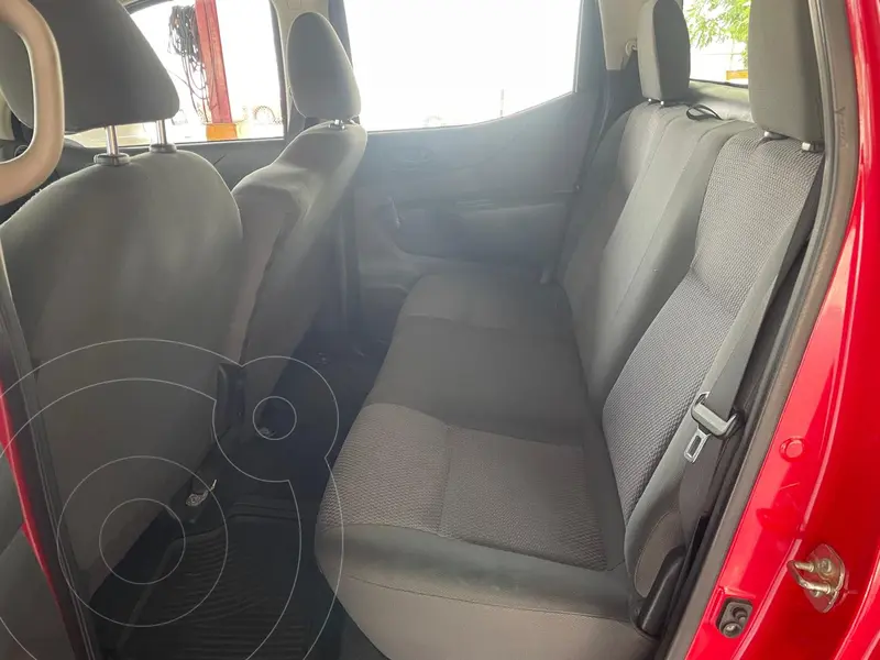 nissan np300-doble-cabina