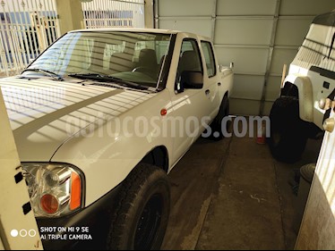 foto Nissan NP300 Doble Cabina S usado (2014) color Blanco precio $150,000