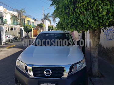 foto Nissan NP300 Doble Cabina SE A/A usado (2017) color Blanco precio $265,000