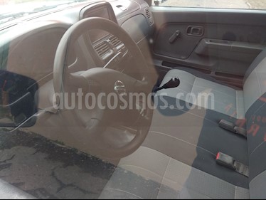 Nissan NP300 2.4L Chasis usado (2006) color Blanco precio $84,000