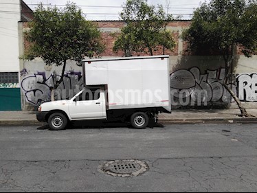 Nissan NP300 2.4L Chasis usado (2009) color Blanco precio $125,000