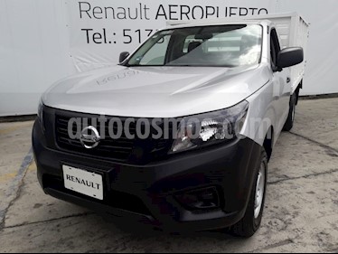 foto Nissan NP300 2.4L Estacas Dh usado (2019) color Plata precio $280,000