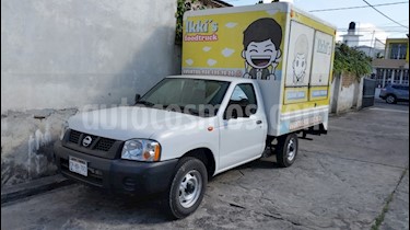 Nissan NP300 2.5L Chasis Cabina Dh A/A Paquete de Seguridad usado (2015) color Blanco precio $220,000