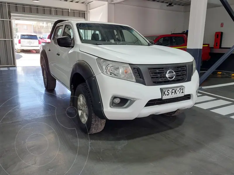 Foto Nissan NP300 2.3L 4x4 C/D usado (2018) color Blanco precio $14.990.000