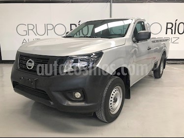Nissan NP300 2.5L Chasis Cabina Dh A/A usado (2016) color Plata precio $219,000