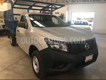 foto Nissan NP300 2.4L Chasis usado (2018) color Plata precio $245,000