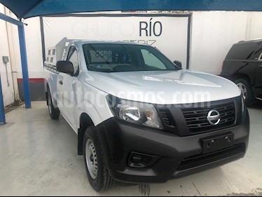 Nissan NP300 2.5L Pick-up Dh usado (2018) color Blanco precio $235,000