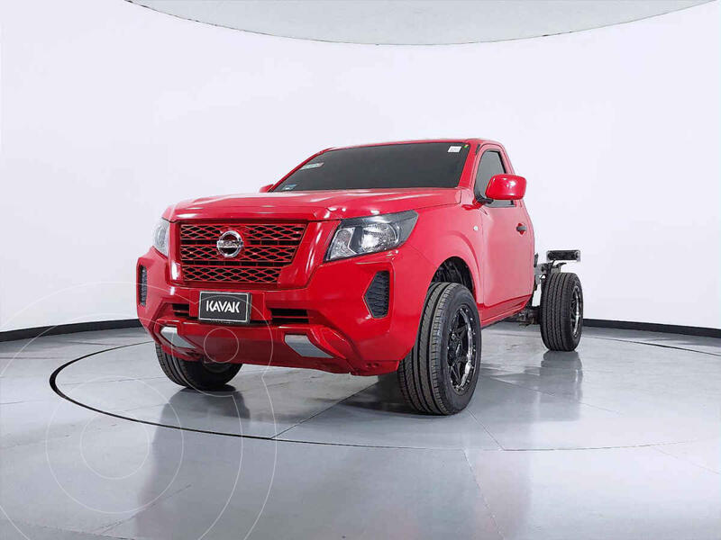 Foto Nissan NP300 2.5L Diesel Chasis Paquete de Seguridad 4x2 usado (2021) color Rojo precio $433,999