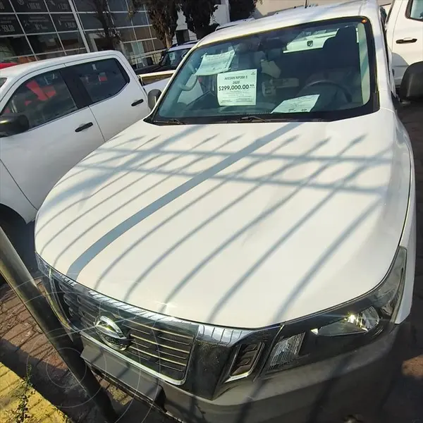 Foto Nissan NP300 2.5L Pick-up Dh A/A Paquete de Seguridad usado (2020) color Blanco precio $299,000