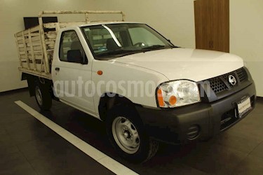 foto Nissan NP300 2 pts. ESTACAS T/M DH Paq. Seg. usado (2015) color Blanco precio $164,999