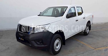 Nissan NP300 DOBLE CABINA S TM AC PAQ. SEG. 6Vel usado (2020) color Blanco precio $269,800