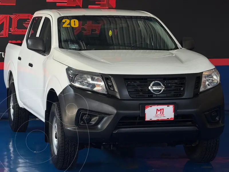 Foto Nissan NP300 2.5L Doble Cabina S A/A Paquete de Seguridad usado (2020) color Blanco financiado en mensualidades(enganche $57,000)