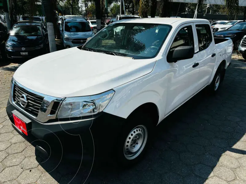 Foto Nissan NP300 2.4L Doble Cabina SE A/A Paquete de Seguridad usado (2020) color Blanco precio $327,000