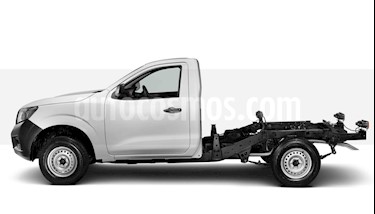 foto Nissan NP300 2.5L Chasis Cabina Dh A/A Paquete de Seguridad+VDC nuevo color Blanco precio $295,700