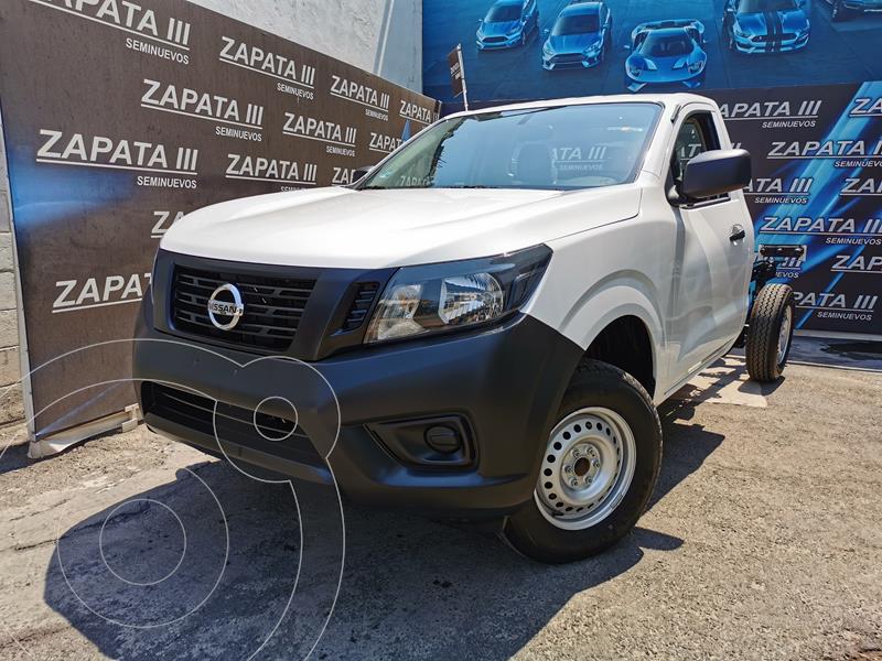Foto Nissan NP300 2.4L Chasis usado (2020) color Blanco precio $340,000