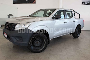 Foto Nissan NP300 4 pts. DOBLE CABINA S TM AC PAQ. SEG. 6Vel usado (2017) color Plata precio $259,000