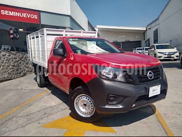 Nissan NP300 2 pts. Estacas TM DH AC PAQ. SEG. 6 Vel usado (2018) color Rojo precio $265,000