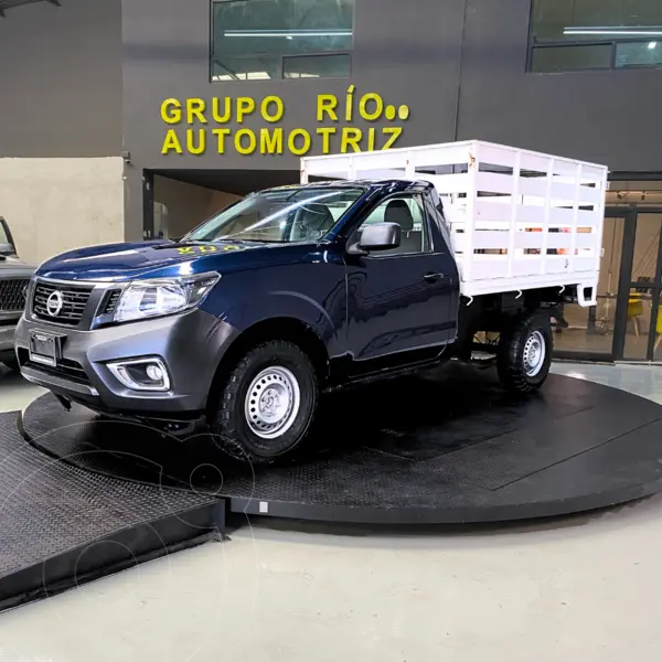 Foto Nissan NP300 2.5L Estacas Dh A/A Paquete de Seguridad usado (2020) color Azul financiado en mensualidades(enganche $42,752 mensualidades desde $9,014)