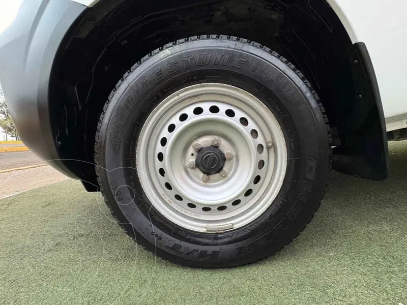 nissan np300