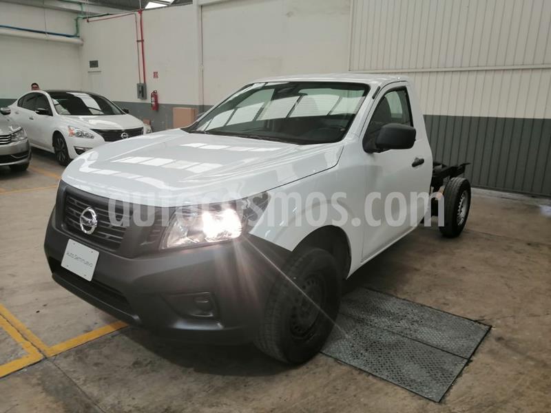 Nissan NP300 2.4L Chasis Dh Paquete de seguridad usado (2017) color Blanco precio $230,000