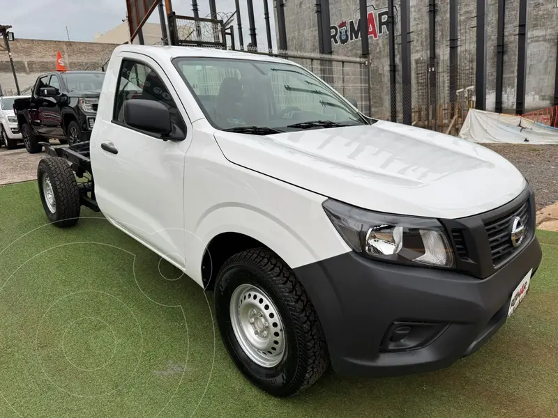 Foto Nissan NP300 2.5L Chasis Cabina Dh Paquete de Seguridad usado (2019) color Blanco financiado en mensualidades(enganche $110,000 mensualidades desde $8,410)