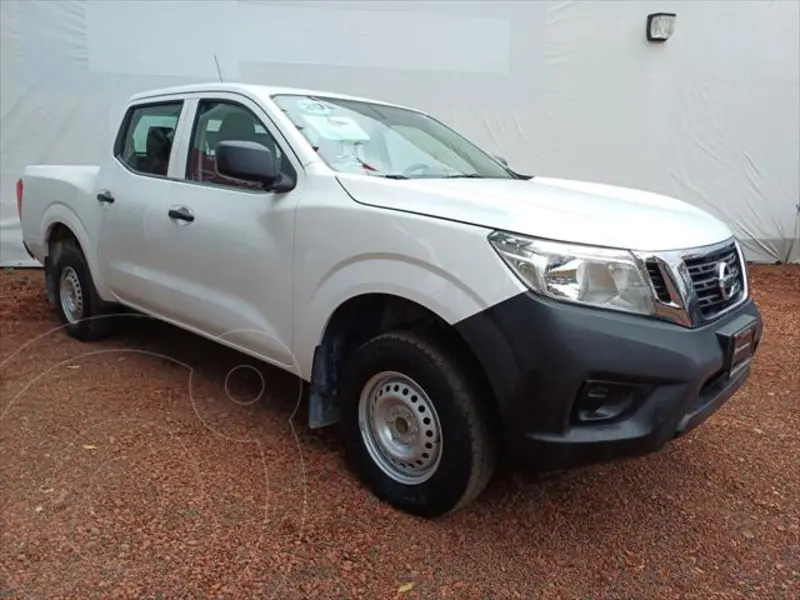 Nissan NP300 2.4L Doble Cabina SE A/A Paquete de Seguridad usado (2020) color Blanco precio $358,000