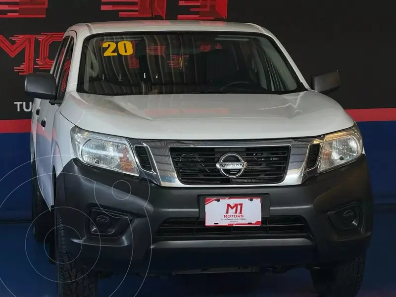 Foto Nissan NP300 2.4L Doble Cabina SE A/A Paquete de Seguridad usado (2020) color Blanco financiado en mensualidades(enganche $53,800)