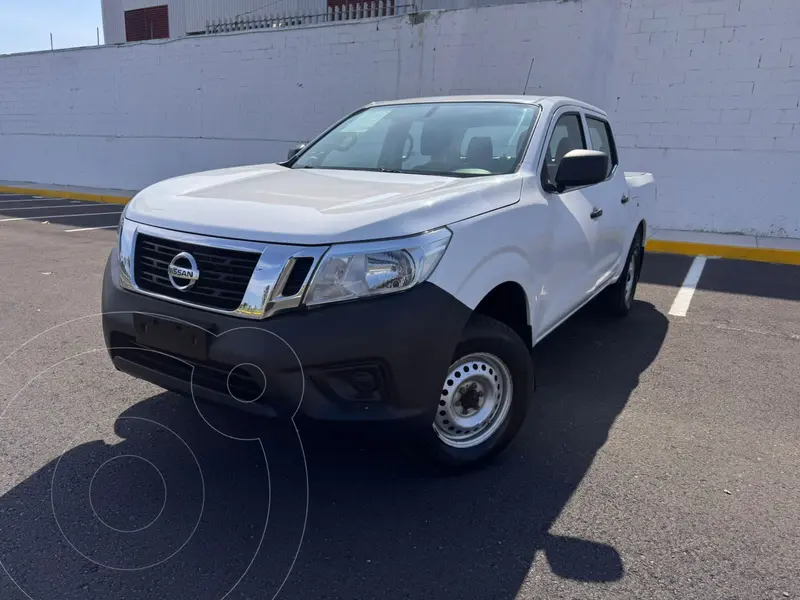 Foto Nissan NP300 2.4L Doble Cabina SE A/A Paquete de Seguridad usado (2020) color Blanco financiado en mensualidades(enganche $75,218 mensualidades desde $9,149)