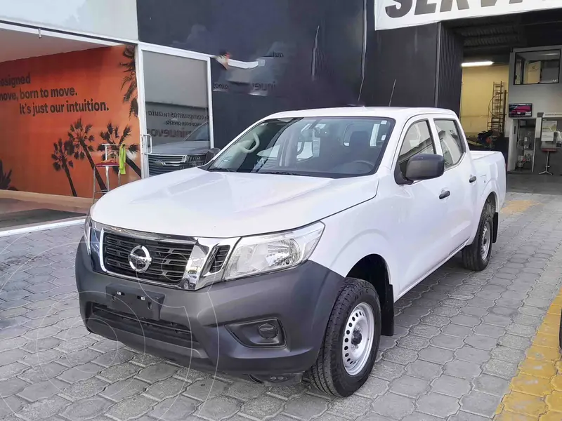 Foto Nissan NP300 DOBLE CAB SE MT AC PAQ SEG usado (2020) color Blanco precio $359,900