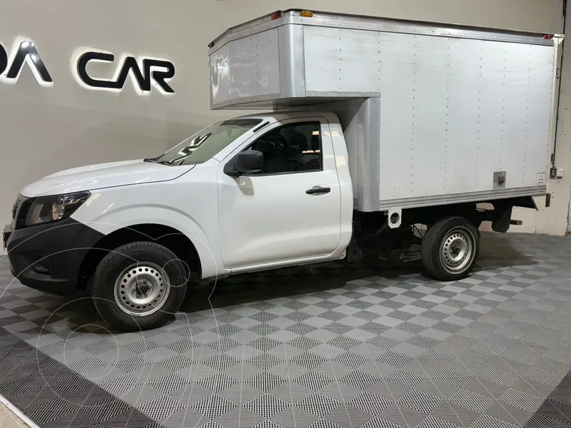 Foto Nissan NP300 2.5L Chasis Cabina Dh A/A Paquete de Seguridad usado (2020) color Blanco precio $373,000