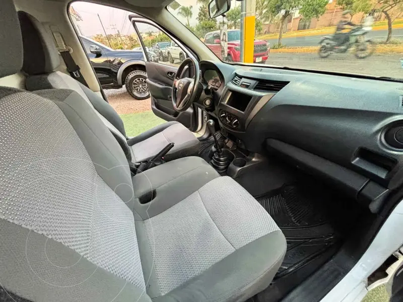 nissan np300