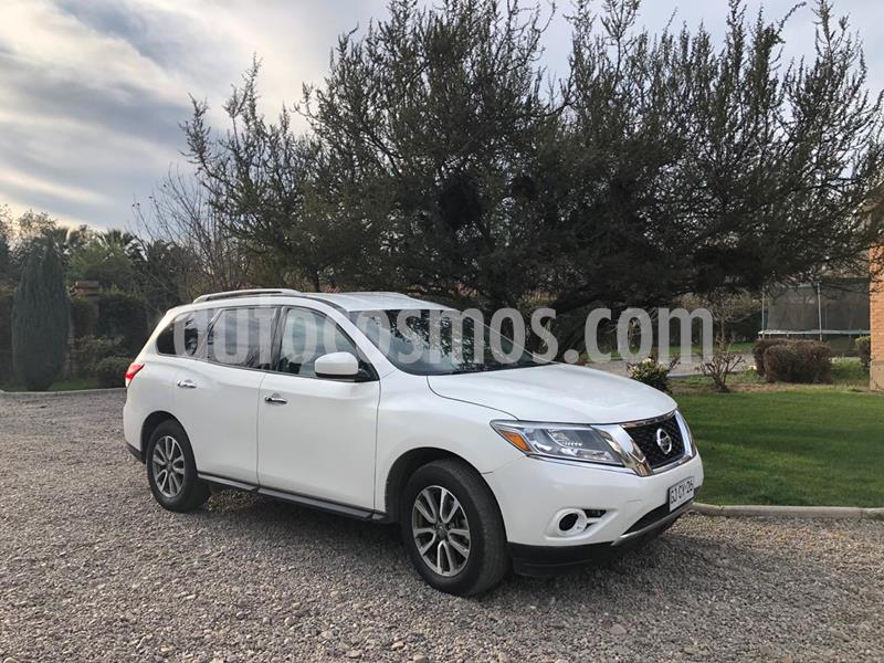 Nissan Pathfinder 3.5L Sense 4x2 usado (2014) color Blanco Perla precio $10.800.000