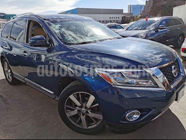 Nissan Pathfinder 5p Exclusive aut V6 usado (2013) color Azul precio $230,000